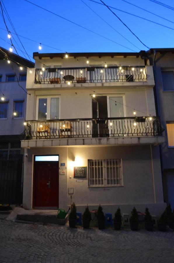 Moonlight Hostel Pristina Exterior foto